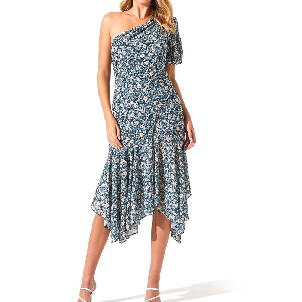 NWT ASTR Santorini MIDI Dress